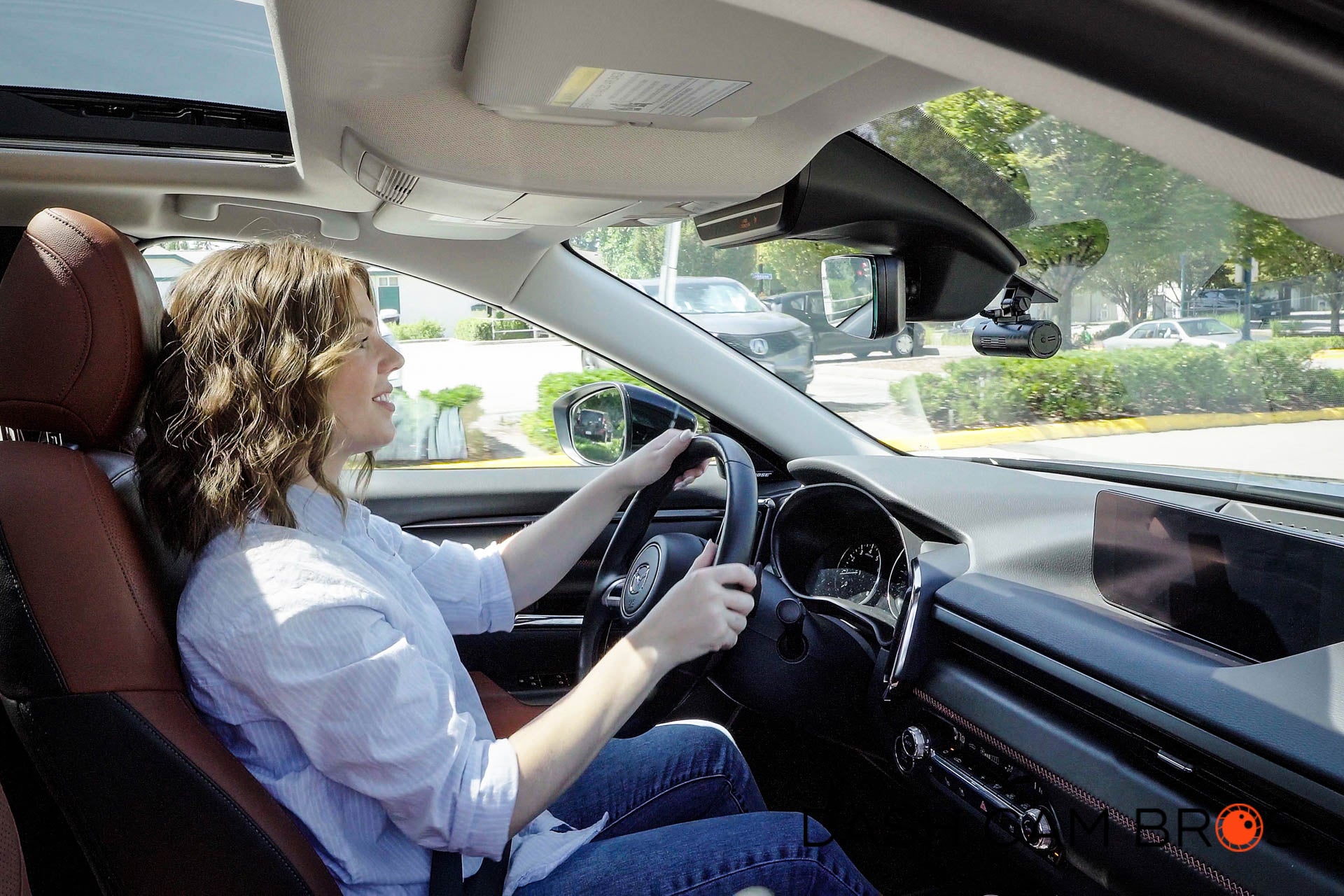 Thinkware F70 PRO Simple Full HD Front-Facing Dashcam With Wi-Fi - DashCam Bros