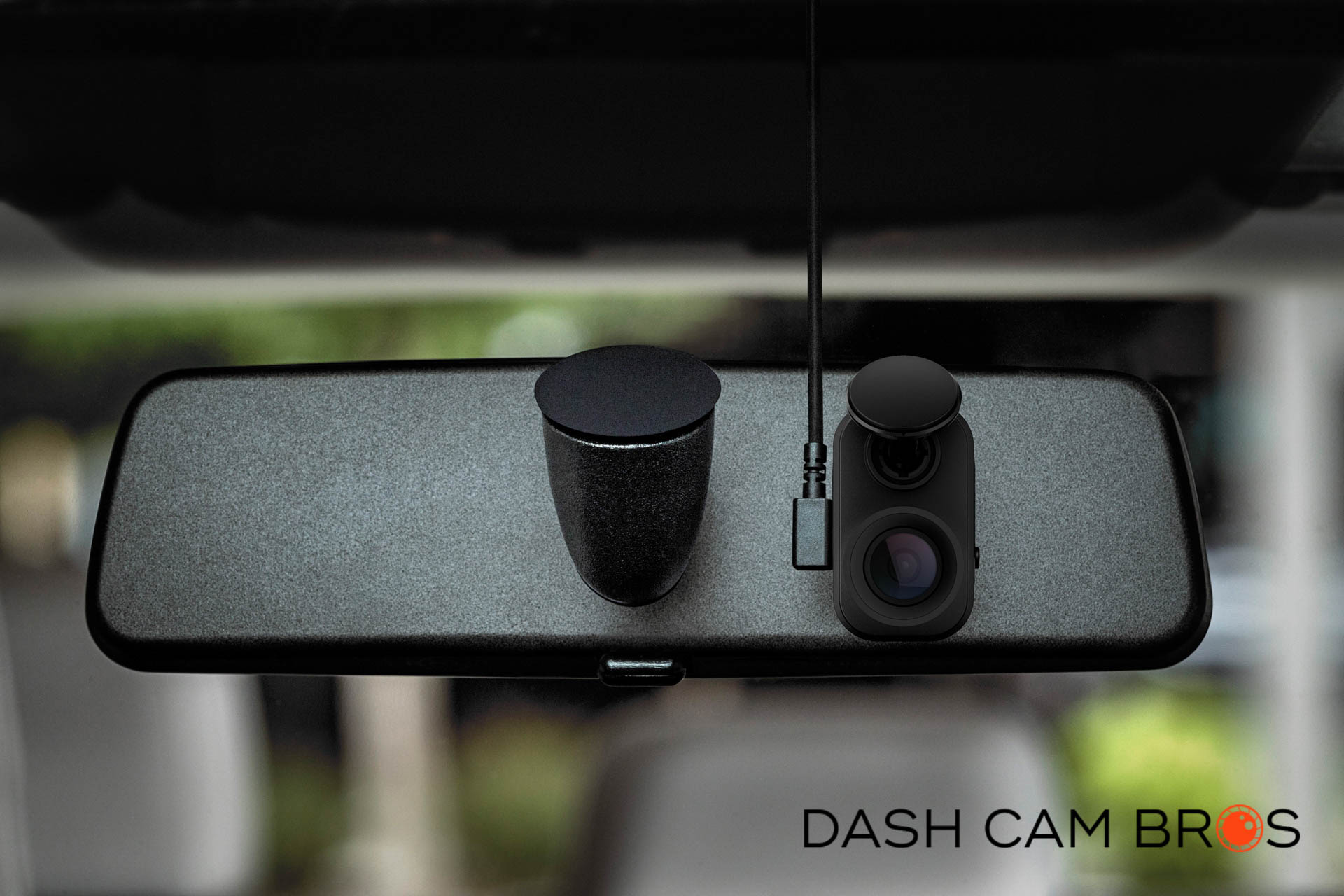 Garmin Dash Cam Mini 2, Tiny Size, 1080p and 140-degree FOV, Monitor Your  Vehicle While Away w/New Connected Features, Voice Control & 010-12530-03